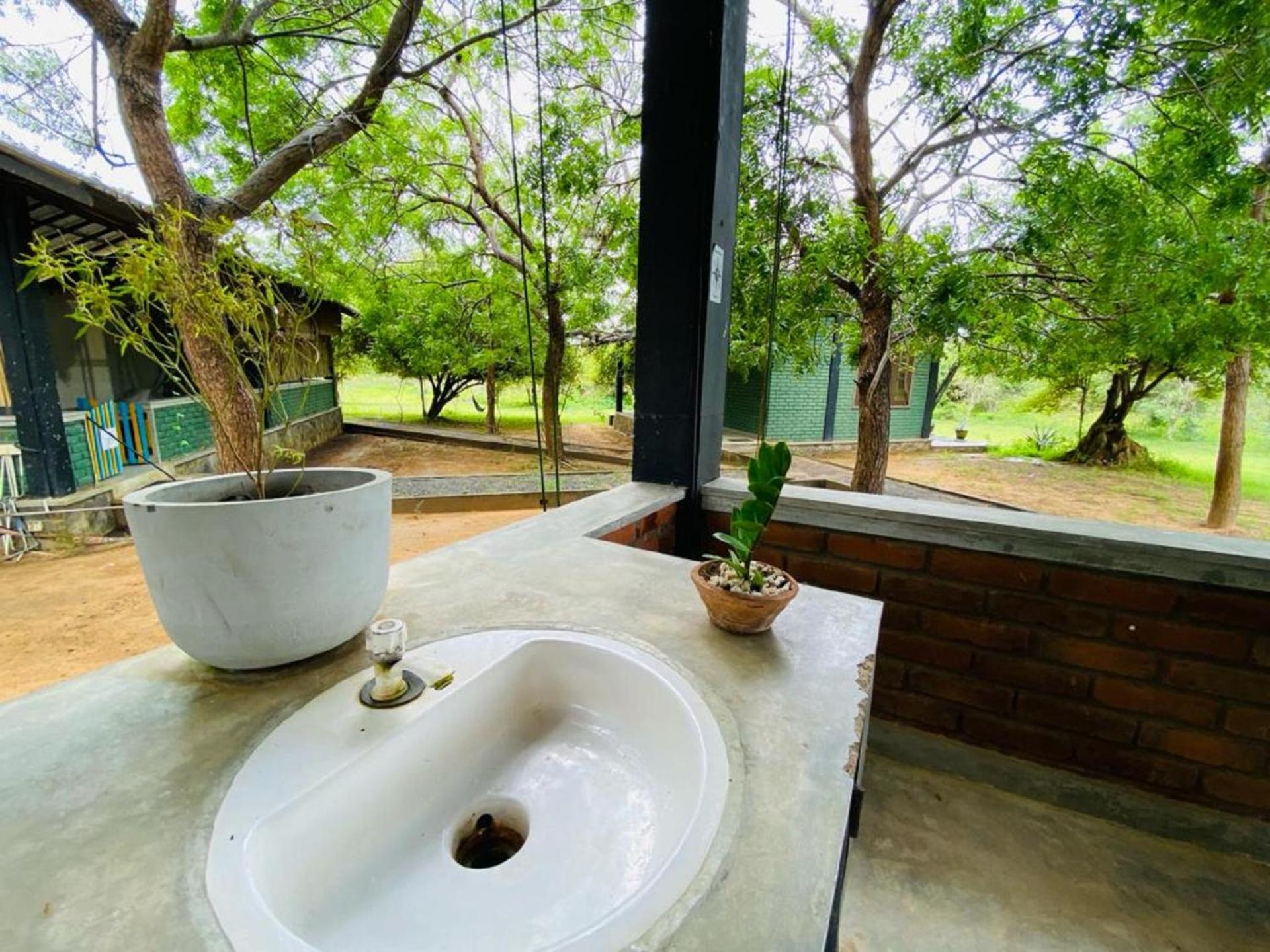 Yala Ying Yang Hostel & Camping Dış mekan fotoğraf